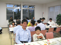 『工場食堂での朝食2』