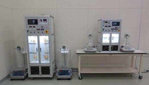 新規膜システムの貸出機（左から中型、小型）