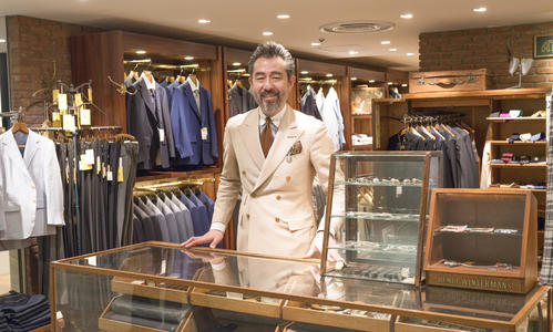 A leading senior buyer at Matsuya Ginza, Shunichi Miyazaki shares with us the value of a suit and how to enjoy made-to-measure clothing through an approach that can only be taken by a department store