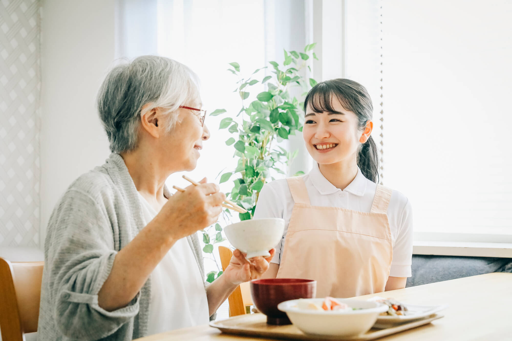 特別養護老人ホーム(特養)の食事|メニューや食事制限の対応