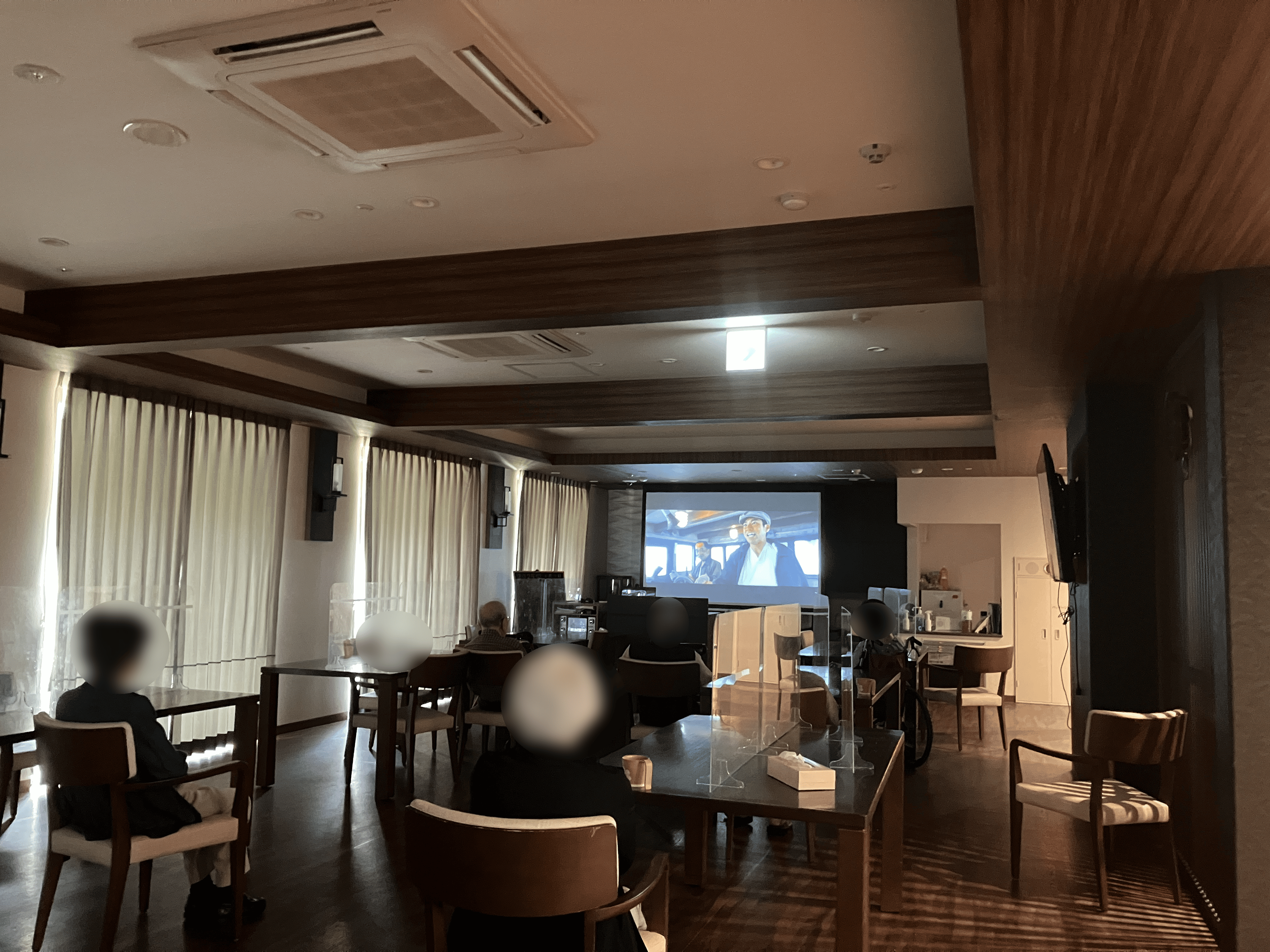 映画鑑賞ゴジラ.png