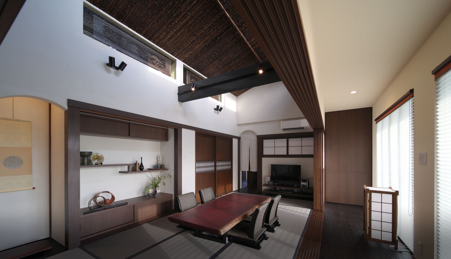 日本家屋の趣を表現した住まい。繊細な和の素材で統一された上質な空間。