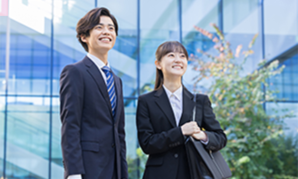 採用の流れ